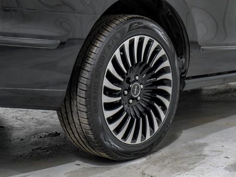 Used 2020 Lincoln Navigator Black Label w/ Cargo Convenience Package AWD/4WD image 66