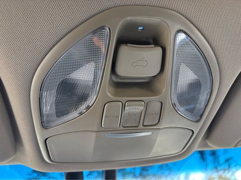 Used 2013 Hyundai Santa Fe Sport 2.0T w/ Technology Pkg image 30