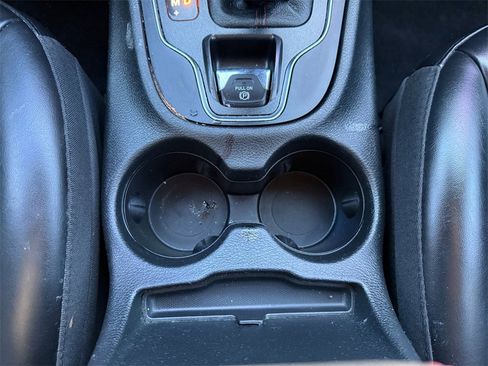 Used 2022 Jeep Cherokee Trailhawk image 20