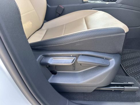 Used 2023 Volkswagen Atlas Cross Sport SE w/ Panoramic Sunroof Package FWD image 13