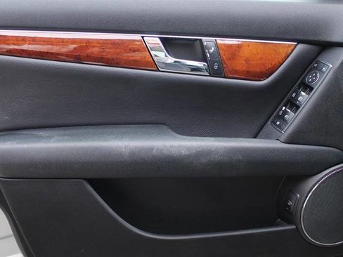 Used 2011 Mercedes-Benz C 300 4MATIC Sedan image 11