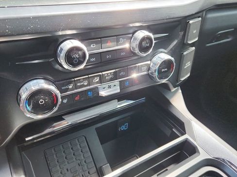 Used 2025 Ford F350 Lariat w/ Black Appearance Package image 21