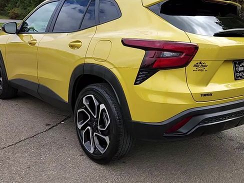 Used 2024 Chevrolet Trax RS w/ Sunroof Package image 6