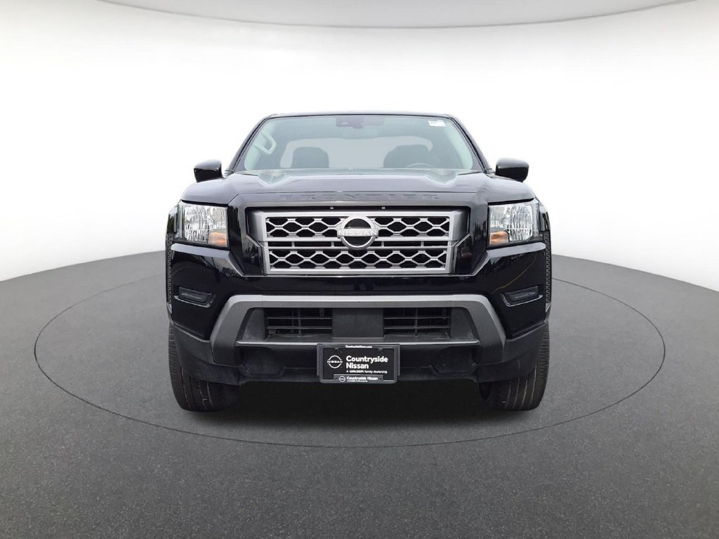 Used 2024 Nissan Frontier SV RWD image 2