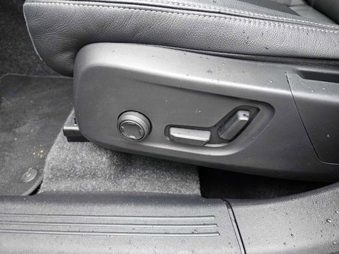 Certified 2024 Volvo XC40 B5 Plus w/ Protection Package Premier image 25