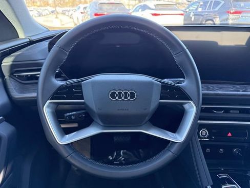 Certified 2025 Audi Q5 Premium w/ 19" Wheel Package AWD/4WD image 13