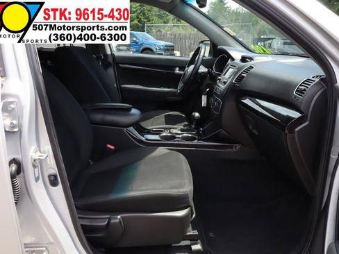 Used 2015 Kia Sorento LX AWD/4WD image 19