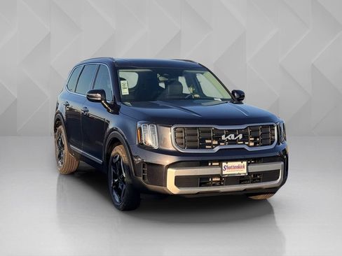 New 2025 Kia Telluride S image 3
