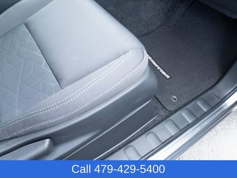 Used 2025 Nissan Frontier SV w/ SV Convenience Package image 40