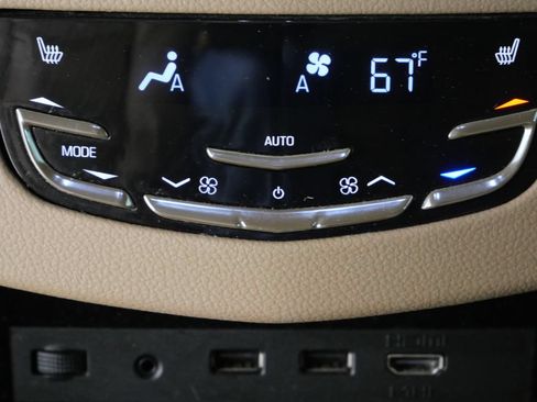 Used 2020 Cadillac Escalade Platinum AWD/4WD image 24