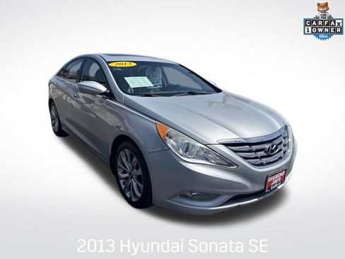 Used 2013 Hyundai Sonata SE w/ Navigation & Sunroof Pkg FWD image 1
