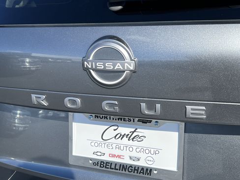 Used 2025 Nissan Rogue SV AWD/4WD image 8