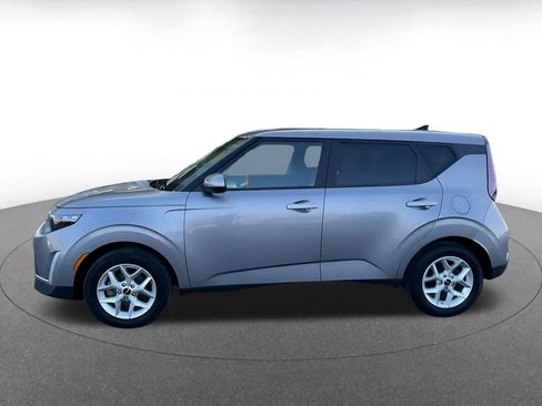 Used 2025 Kia Soul LX w/ LX Technology Package image 7
