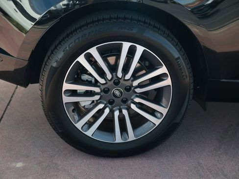 Used 2025 Land Rover Range Rover Long Wheelbase SE image 9