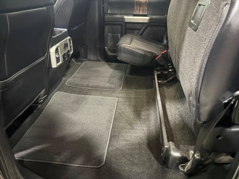 Used 2018 Ford F150 Lariat image 17