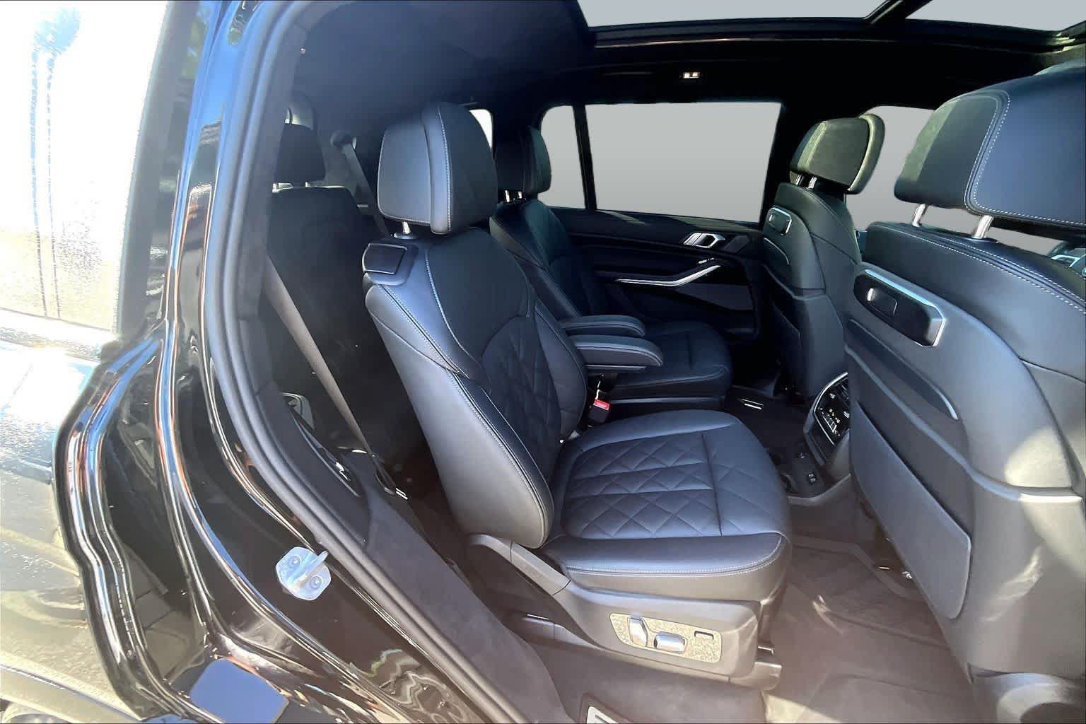 Used 2025 BMW X7 xDrive40i w/ M Sport Package AWD/4WD image 20