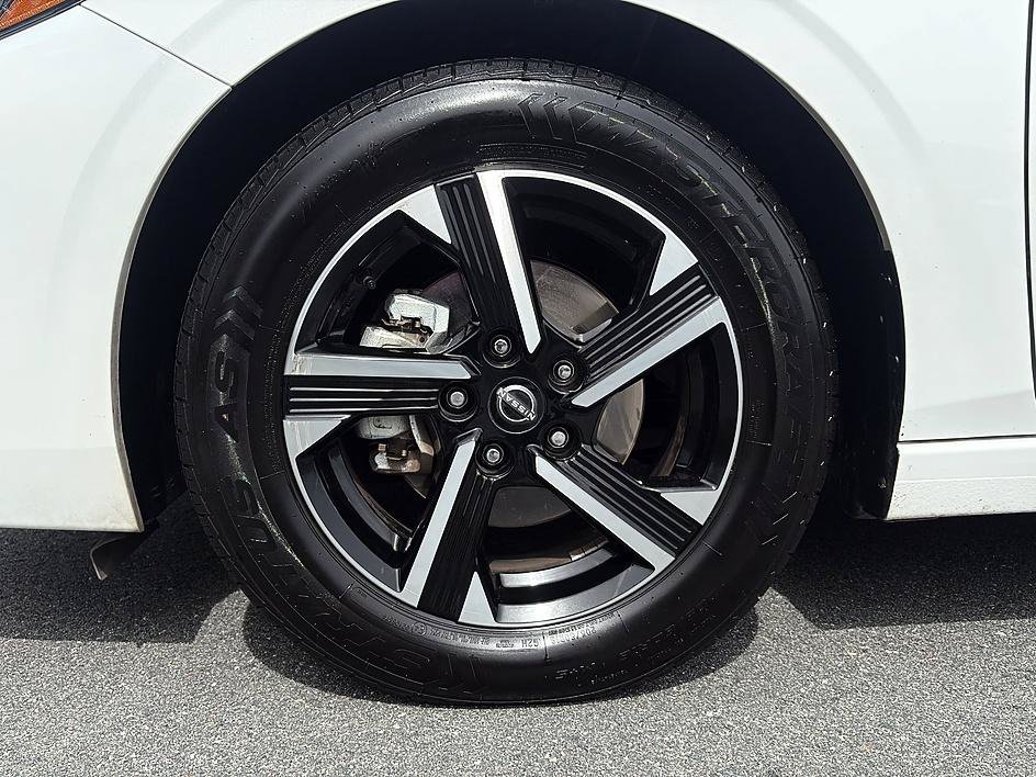 Certified 2025 Nissan Sentra SV FWD image 9
