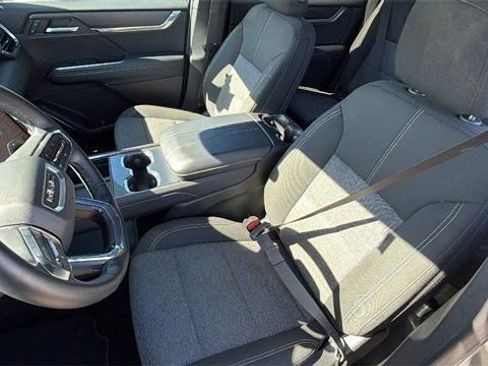 Used 2025 GMC Acadia Elevation image 19