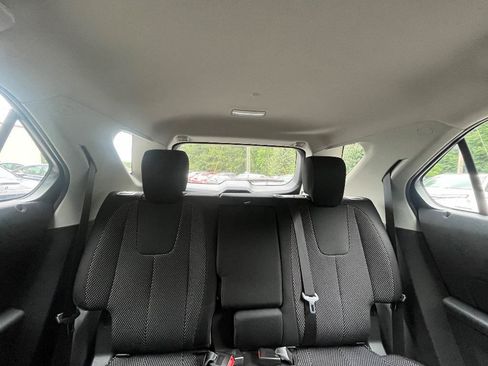 Used 2017 Chevrolet Equinox LS FWD image 38