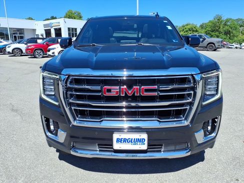Used 2023 GMC Yukon XL SLT AWD/4WD image 9