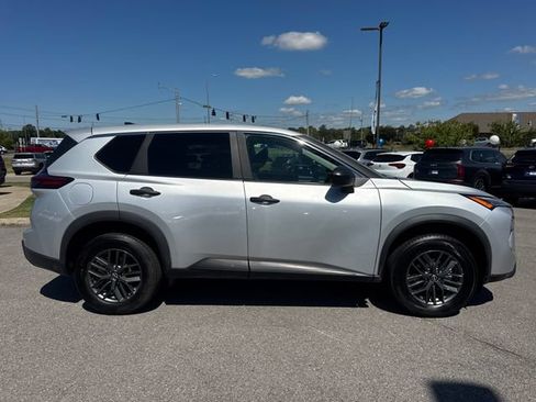 Used 2024 Nissan Rogue S FWD image 6