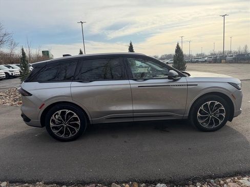 New 2026 Lincoln Nautilus Reserve image 6