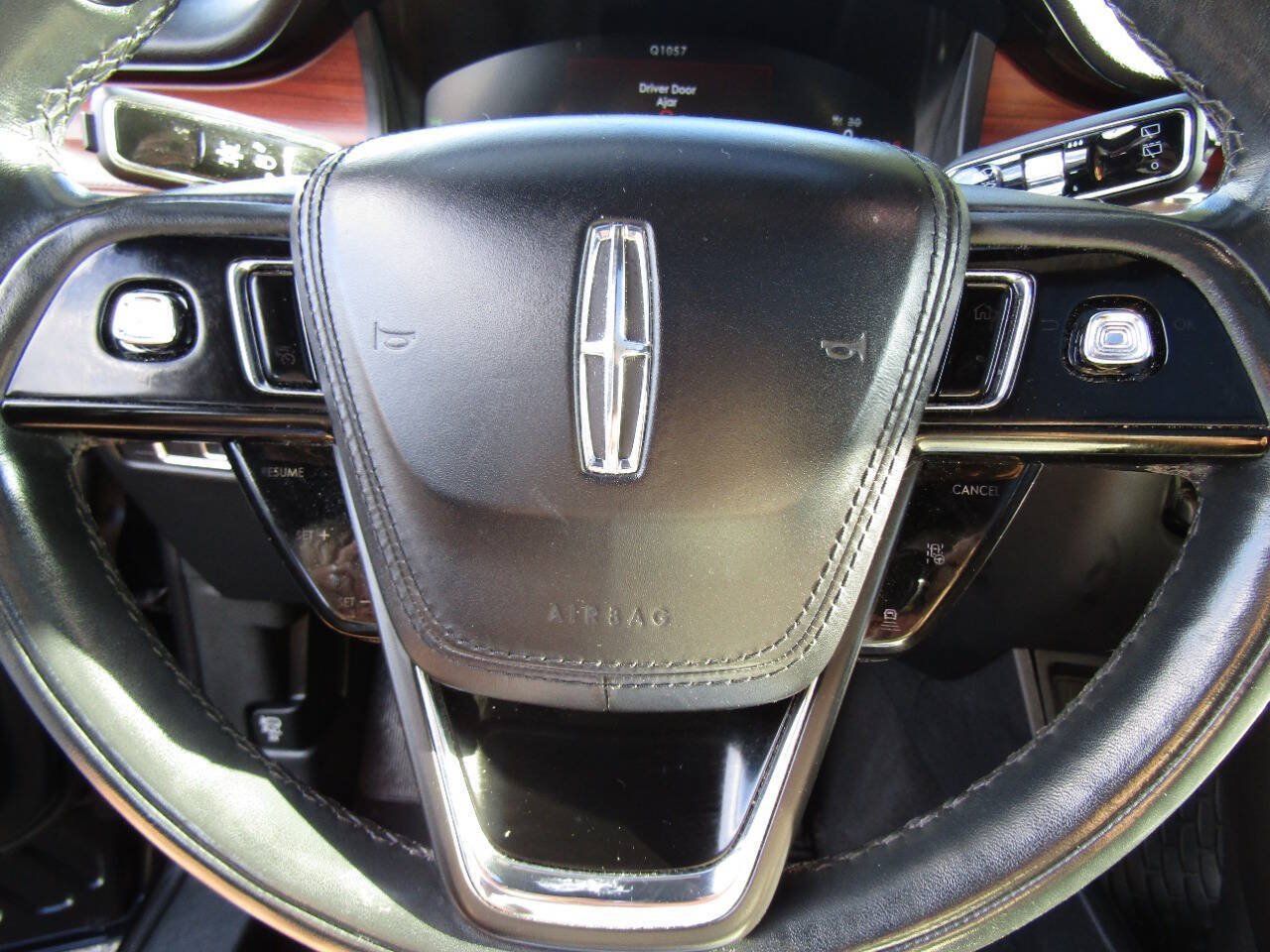 Used 2023 Lincoln Aviator Reserve w/ Equipment Group 201A AWD/4WD image 18
