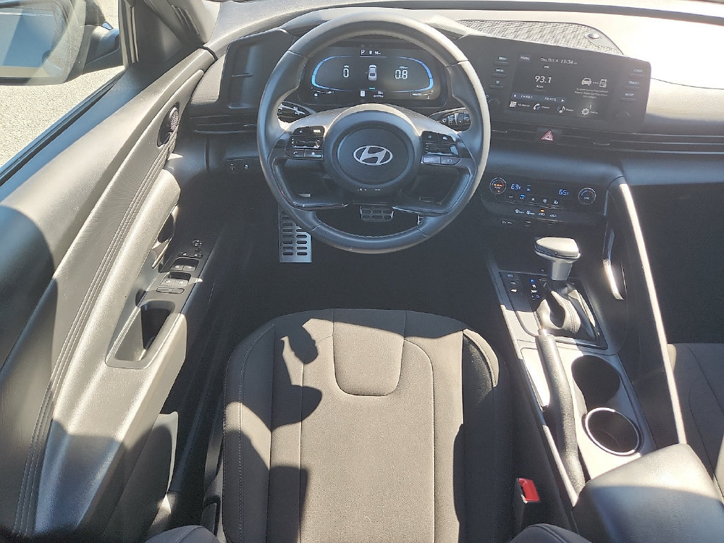 Used 2025 Hyundai Elantra Sport FWD image 7