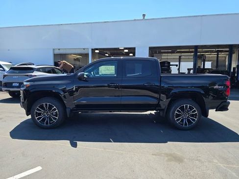 New 2025 Chevrolet Colorado Z71 image 2