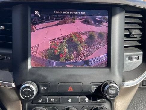 Used 2019 RAM 1500 Laramie AWD/4WD image 28