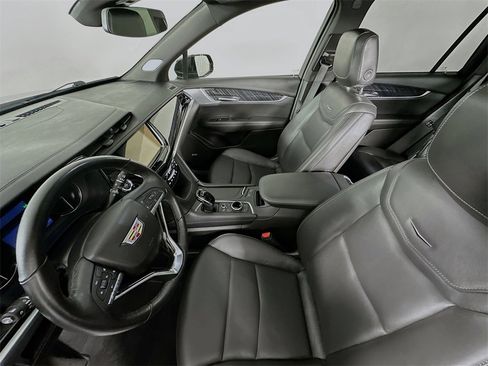 Used 2025 Cadillac XT6 Premium Luxury image 11