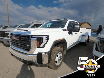 New 2024 GMC Sierra 3500 Pro w/ Convenience Package