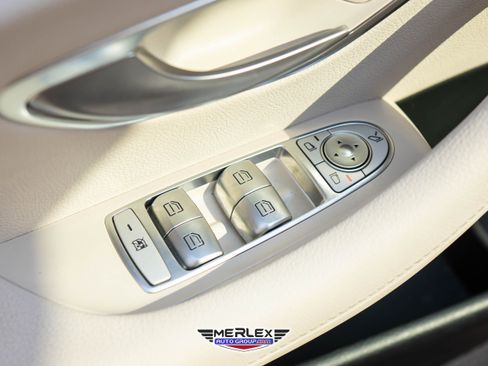 Used 2017 Mercedes-Benz E 300 image 43