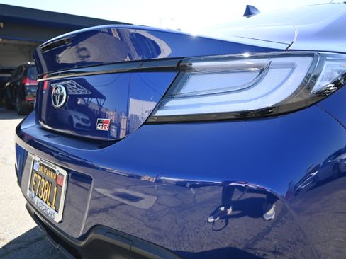 Used 2023 Toyota GR86 RWD image 15