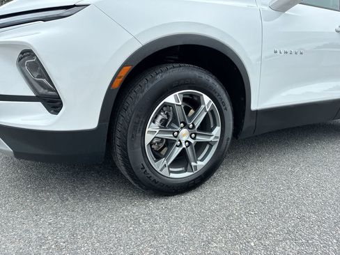 Used 2025 Chevrolet Blazer LT FWD image 31