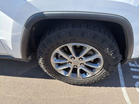 Used 2015 Jeep Grand Cherokee Limited w/ Luxury Group II image 8