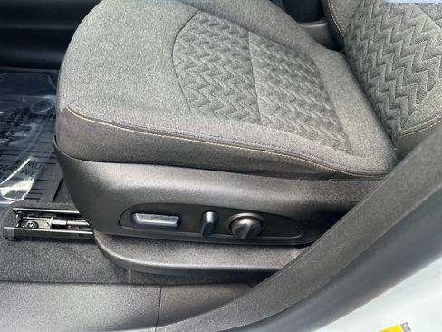 Used 2024 Chevrolet Equinox LT w/ LPO, Floor Liner Package AWD/4WD image 12