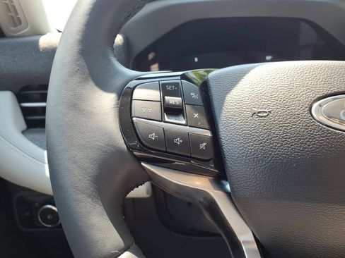 Used 2025 Ford Explorer Platinum w/ LUX Leather Package AWD/4WD image 19