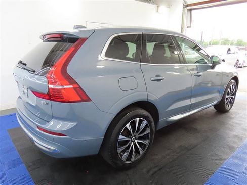 Used 2023 Volvo XC60 B5 Plus AWD/4WD image 6