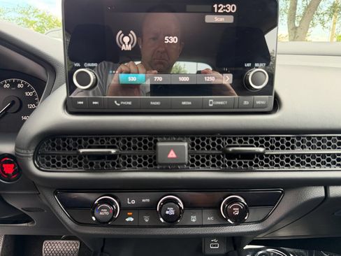 Certified 2025 Honda HR-V LX image 23
