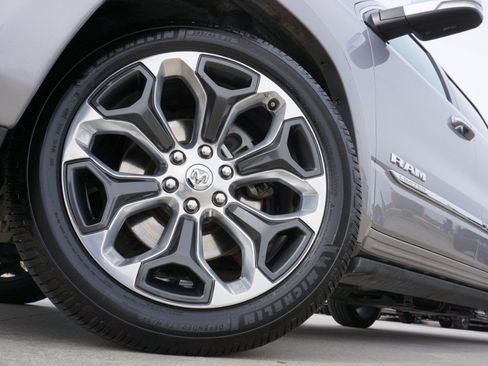 Used 2019 RAM 1500 Limited image 11