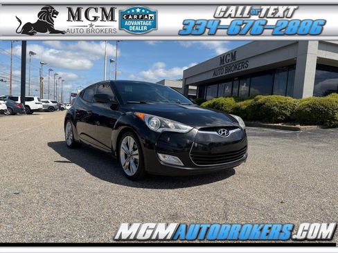 Used 2017 Hyundai Veloster Value Edition image 1