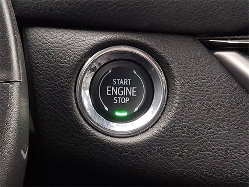 Used 2024 Cadillac XT4 Premium Luxury image 22