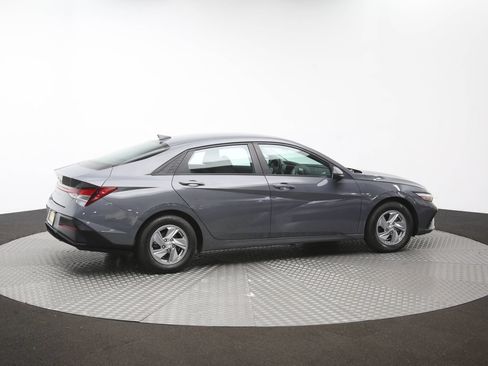 Used 2024 Hyundai Elantra SE FWD image 41