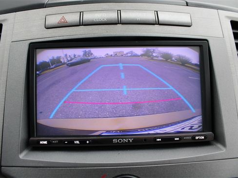 Used 2013 Toyota Venza LE image 26