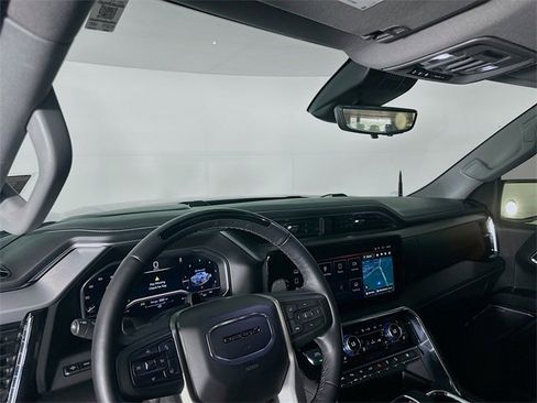 Used 2024 GMC Sierra 1500 Denali image 9