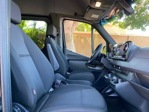 Used 2025 Mercedes-Benz Sprinter 2500 image 38