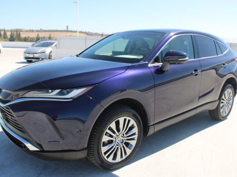 Certified 2023 Toyota Venza Limited AWD/4WD image 6