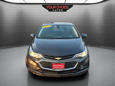 Used 2017 Chevrolet Cruze Premier image 2