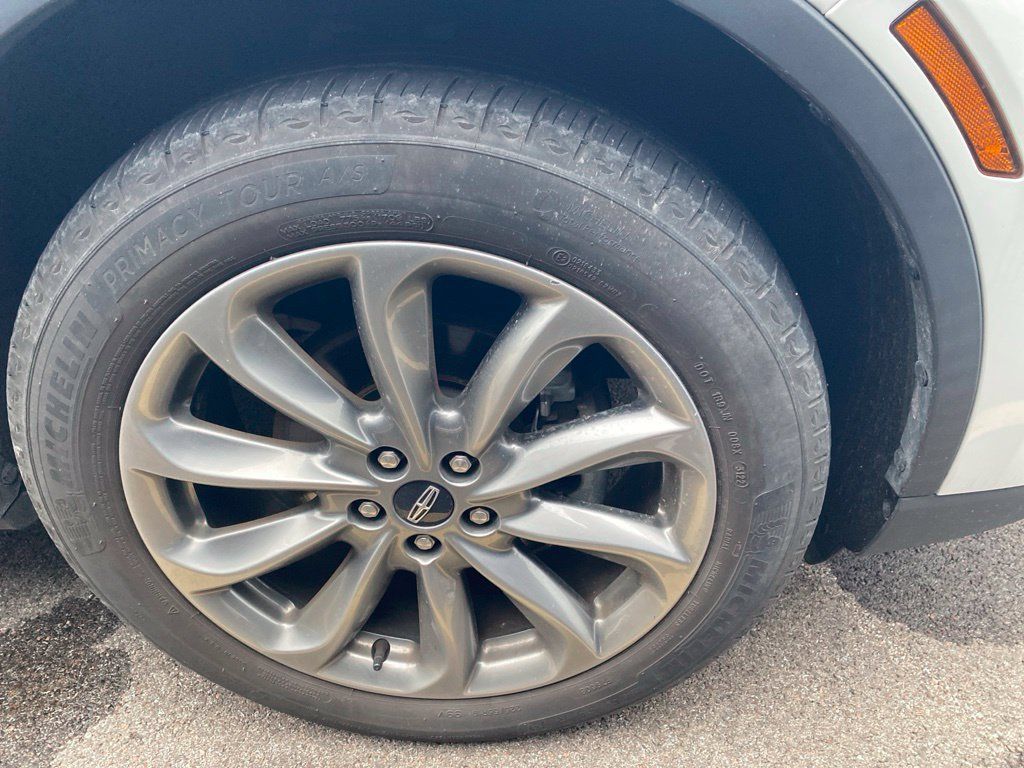 Used 2022 Lincoln Corsair AWD w/ Premium Package image 6